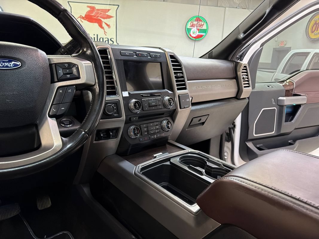 Used 2017 Ford F250 Platinum w/ Platinum Ultimate Package AWD/4WD image 29