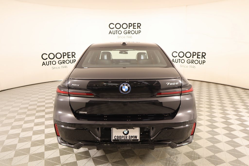 New 2026 BMW 750e xDrive image 24