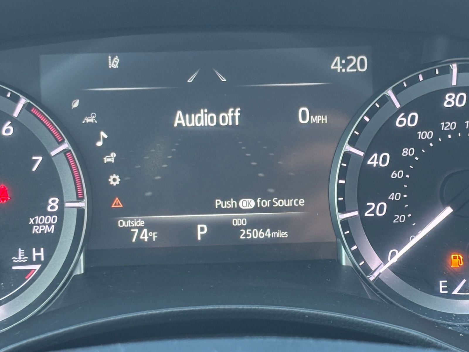 Used 2025 Toyota Highlander LE FWD image 40