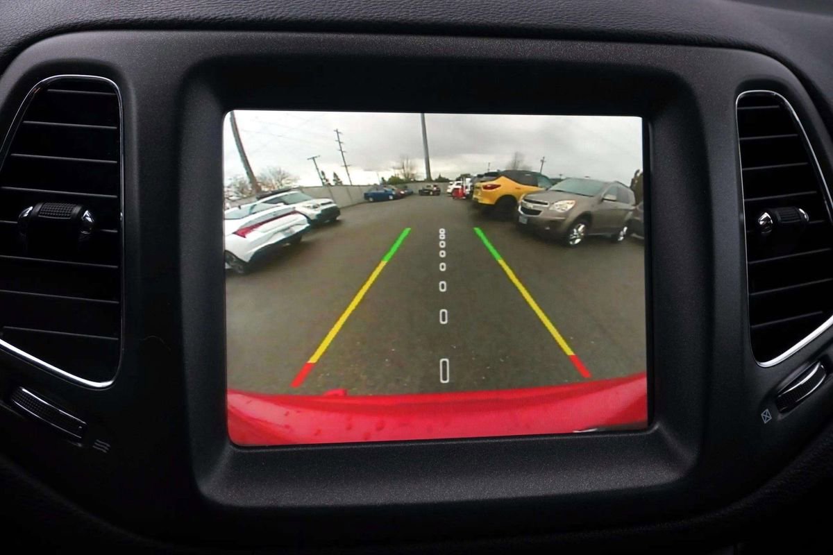 Used 2021 Jeep Compass Trailhawk image 31