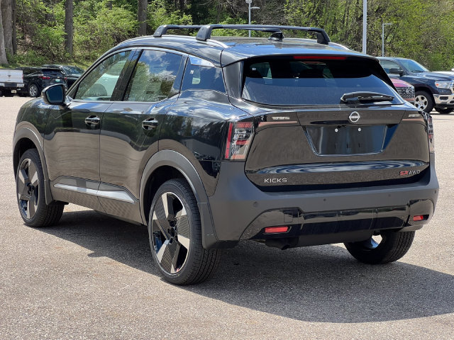 Used 2026 Nissan Kicks SR w/ Cold Weather Package AWD/4WD image 7