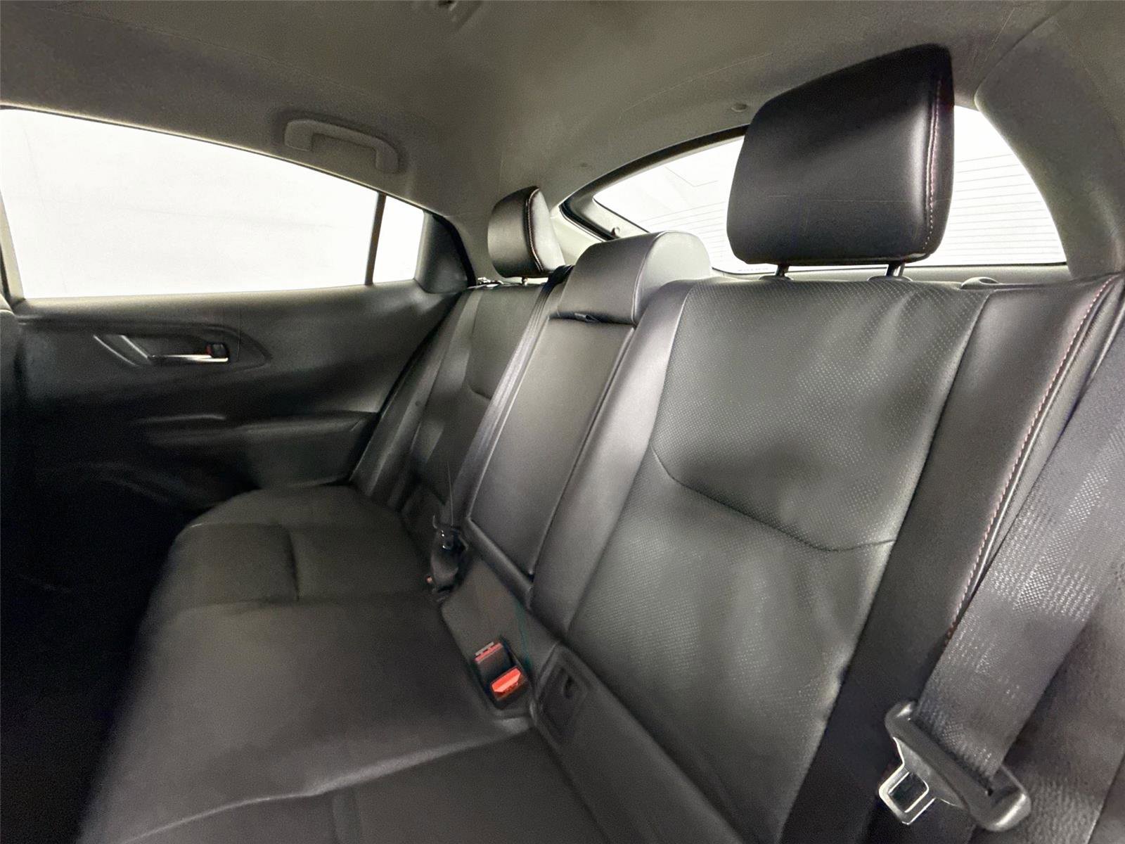 Used 2025 Toyota Prius XSE image 30