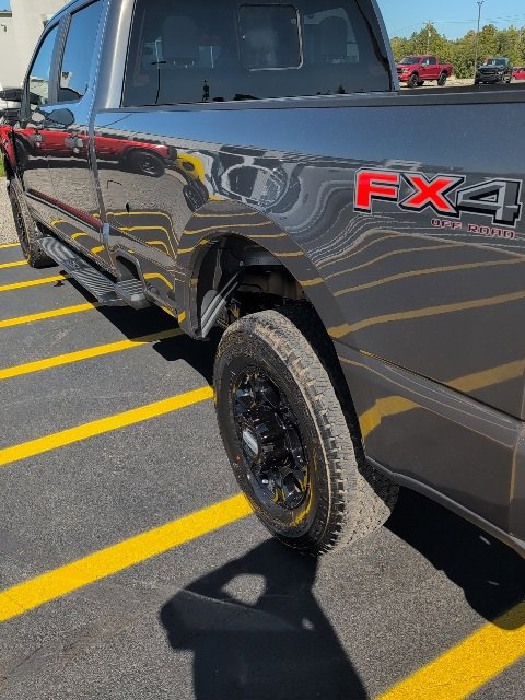 New 2026 Ford F250 4x4 Crew Cab Super Duty image 7