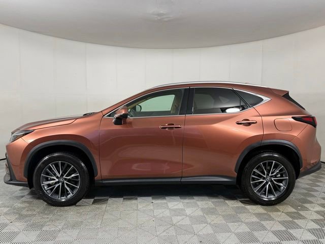 Used 2025 Lexus NX 250 FWD w/ Towing Package (2000 Lbs) image 3