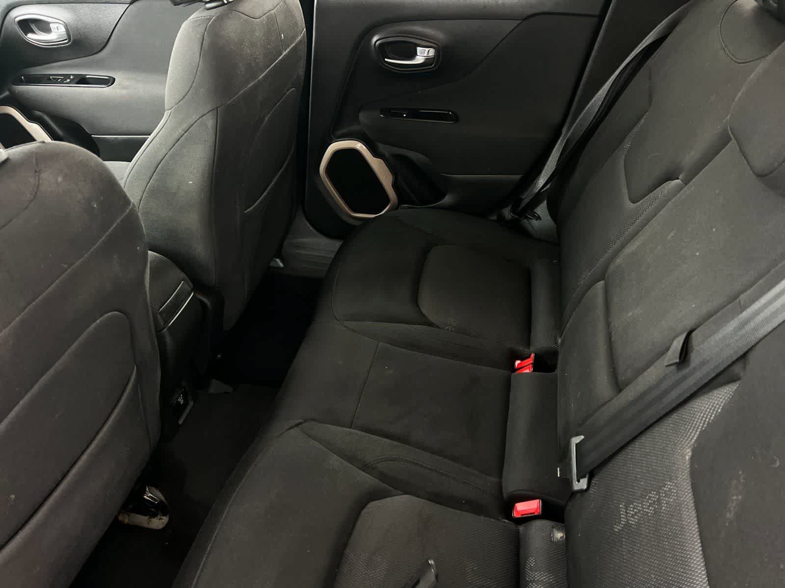 Used 2017 Jeep Renegade Latitude w/ Popular Equipment Group AWD/4WD image 5