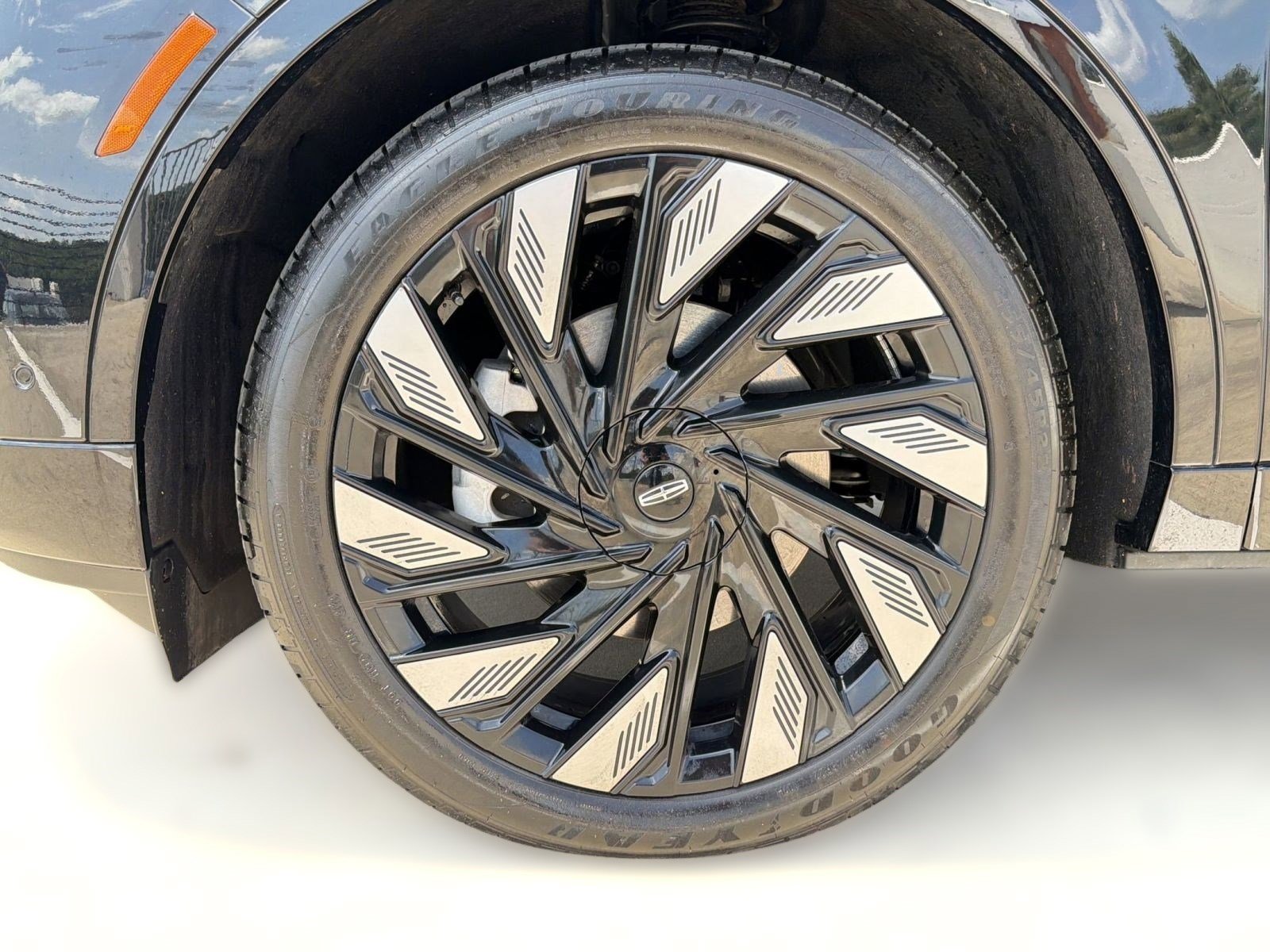 Used 2024 Lincoln Nautilus Reserve w/ Equipment Group 202A AWD/4WD image 10