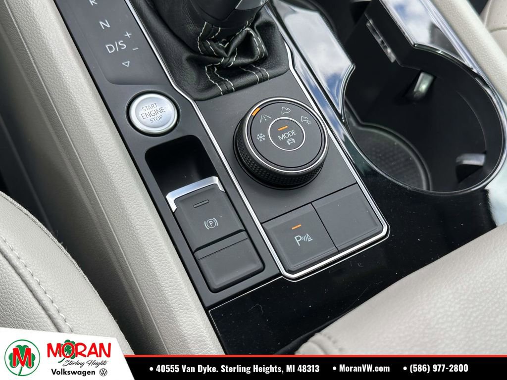 Used 2023 Volkswagen Atlas SEL R-Line AWD/4WD image 33