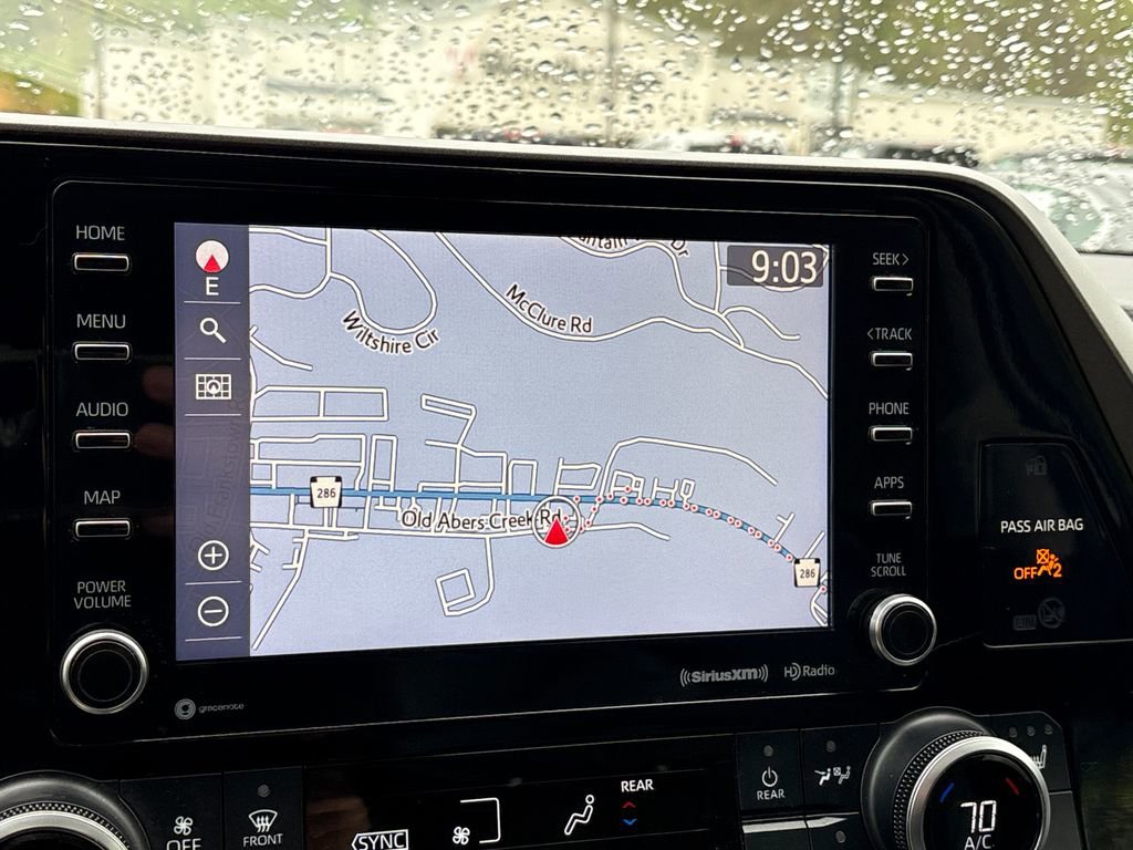 Used 2022 Toyota Highlander XLE AWD/4WD image 15