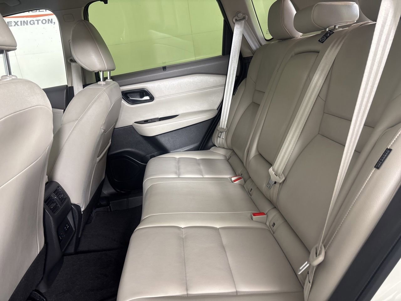 Used 2023 Nissan Rogue SL w/ SL Premium Package image 25