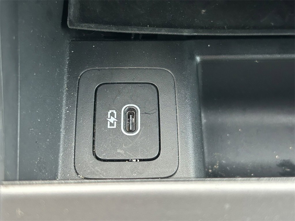 Used 2025 Land Rover Range Rover Velar Dynamic SE image 36