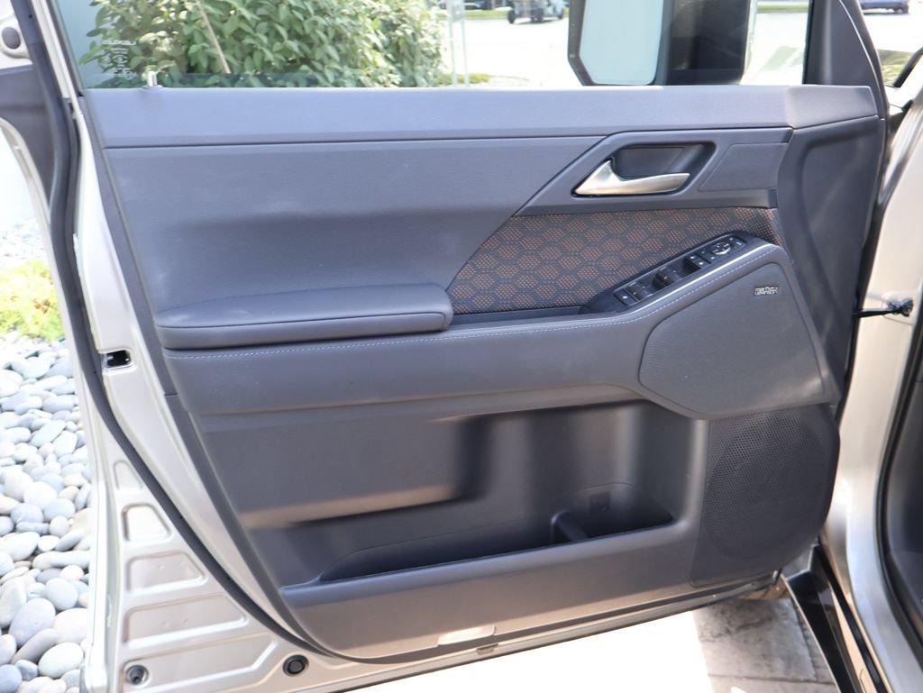 Used 2026 Lexus GX 550 w/ Accessory Package (2T) AWD/4WD image 18
