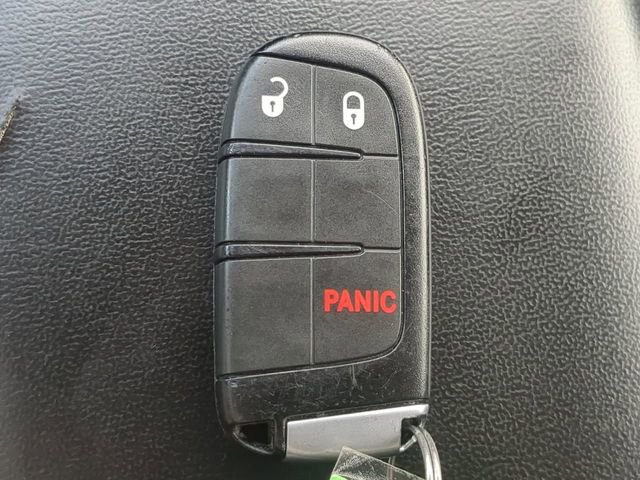 Used 2018 Dodge Journey SE image 25