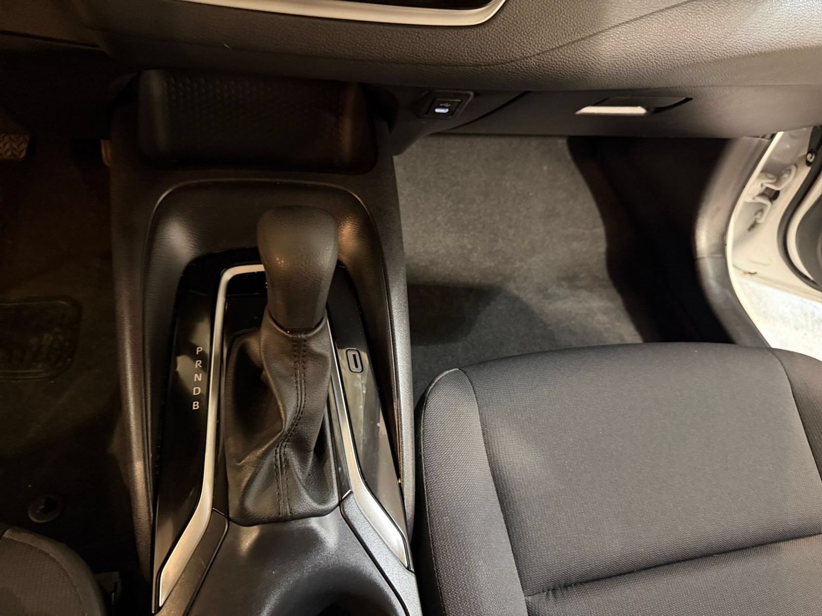 Used 2025 Toyota Corolla LE FWD image 39