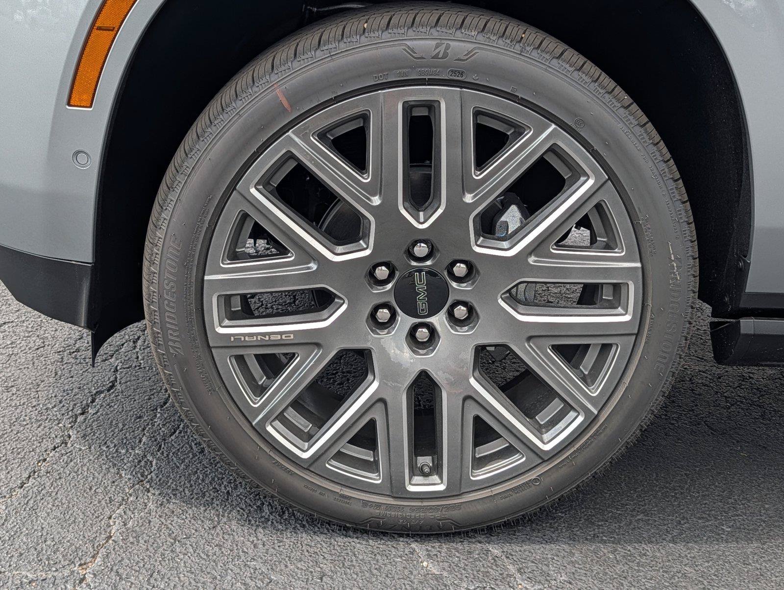 New 2026 GMC Yukon XL Denali Ultimate w/ LPO, Floor Liner Package AWD/4WD image 9