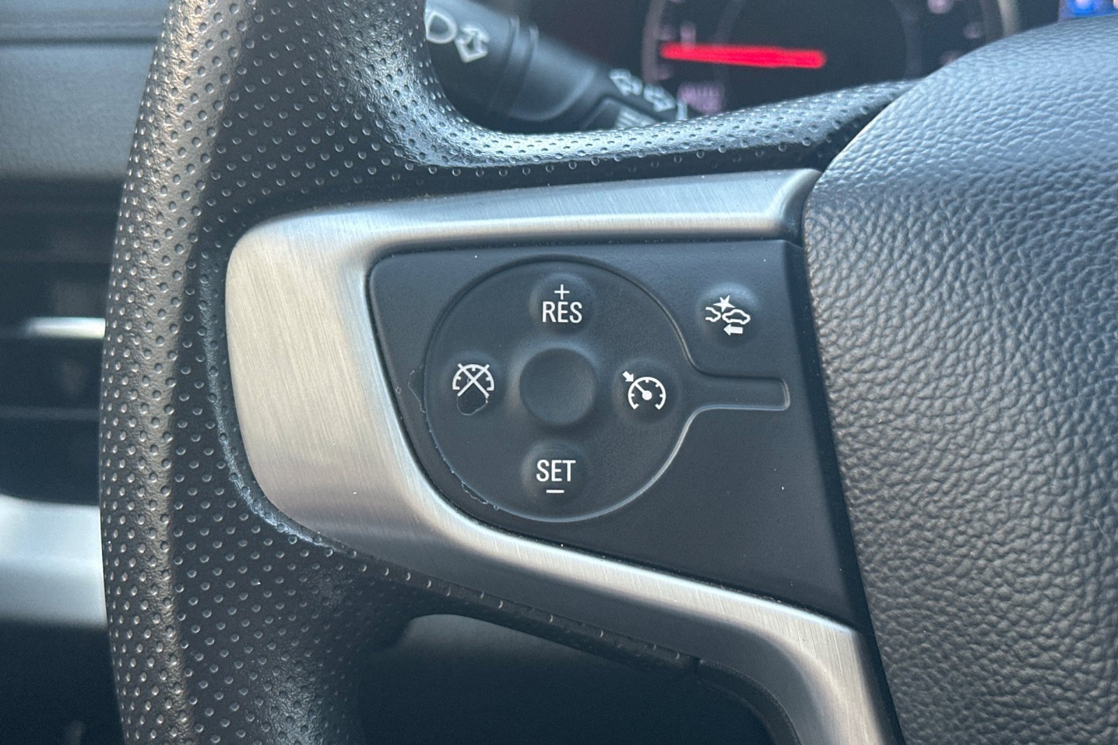 Used 2024 GMC Terrain SLE w/ Elevation Edition image 31