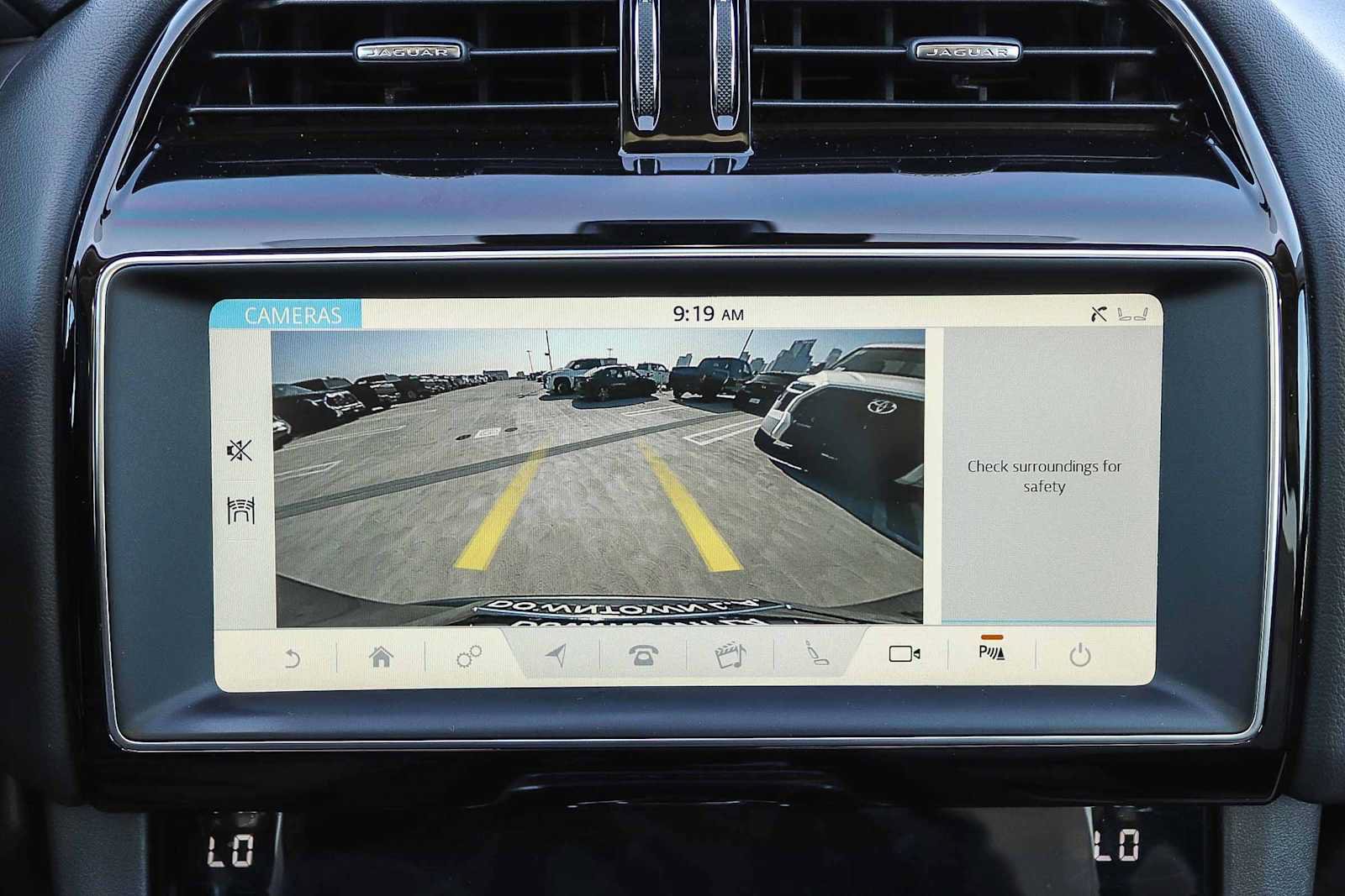 Used 2020 Jaguar F-PACE Premium AWD/4WD image 32
