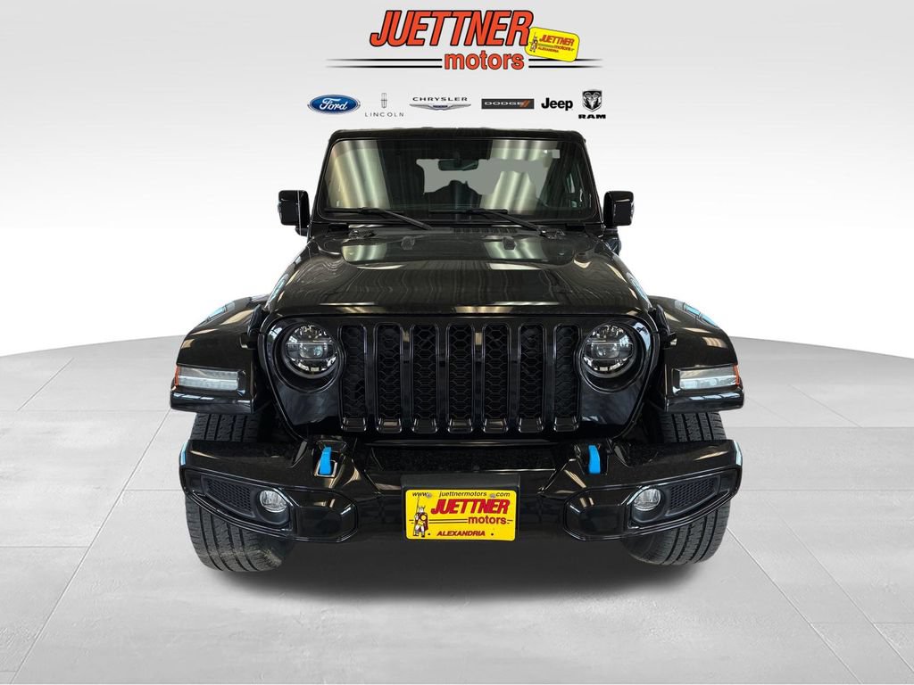 Used 2022 Jeep Wrangler Unlimited Sahara AWD/4WD image 9