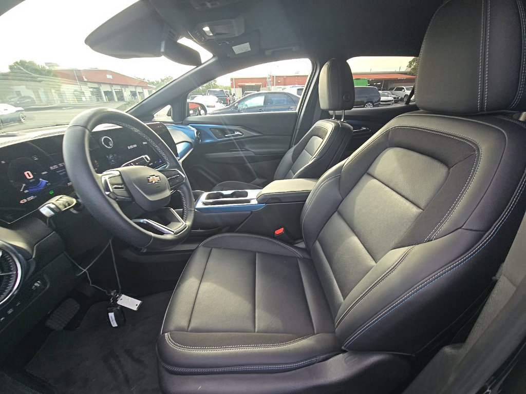 Used 2025 Chevrolet Equinox EV LT FWD image 5
