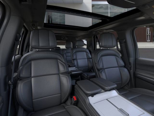 New 2025 Lincoln Navigator Reserve w/ Jet Appearance Package image 10