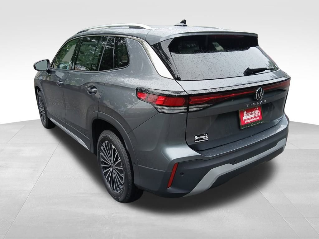 New 2025 Volkswagen Tiguan S w/ 18" Wheel Package image 3