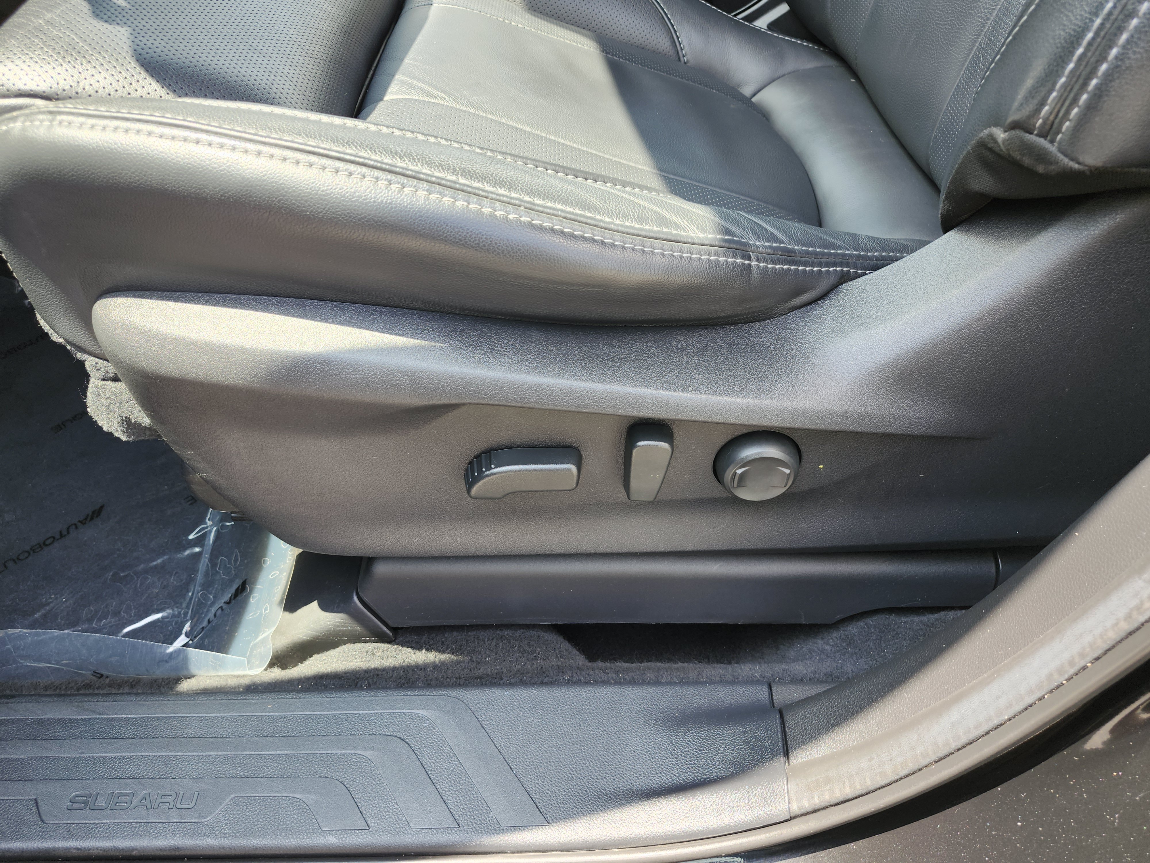 Used 2022 Subaru Ascent Limited AWD/4WD image 27