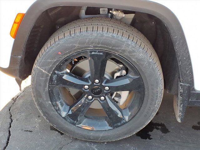 New 2026 Jeep Grand Cherokee L Limited w/ Limited Altitude Package image 22