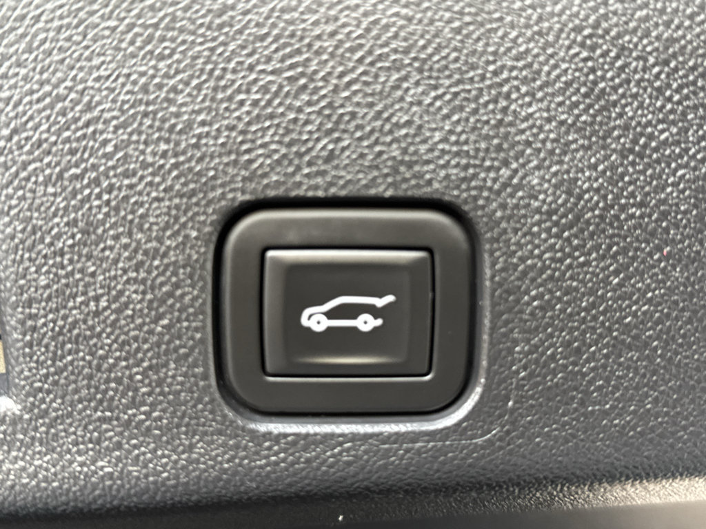 Used 2025 Chevrolet Traverse Z71 w/ Enhanced Driving Package AWD/4WD image 22