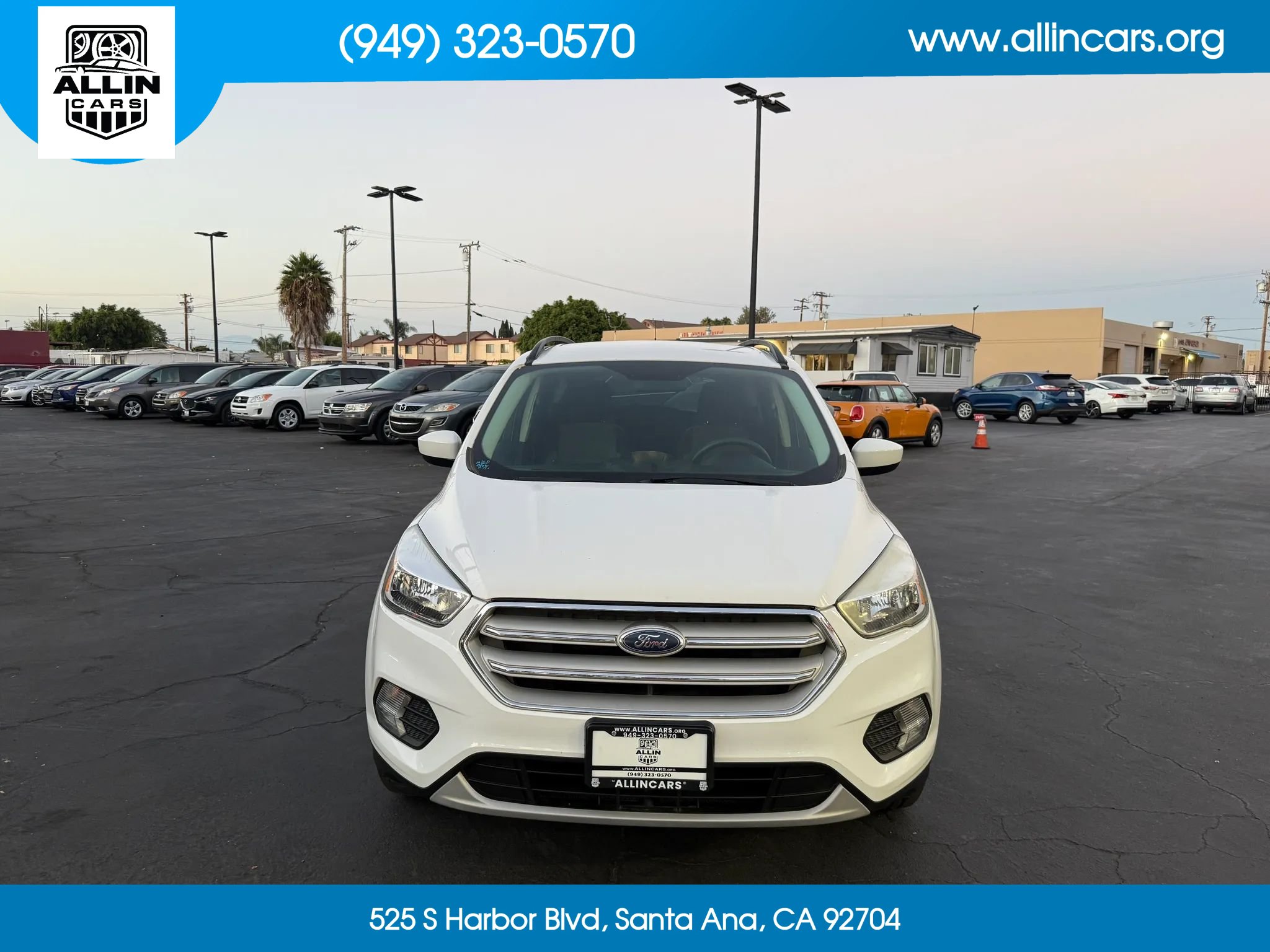 Used 2018 Ford Escape SE FWD image 2