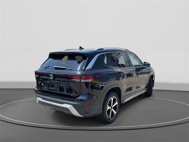 New 2025 Volkswagen Tiguan SE image 4