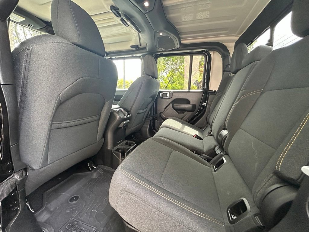 Certified 2024 Jeep Gladiator Sport AWD/4WD image 39