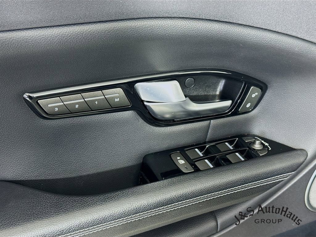 Used 2018 Land Rover Range Rover Evoque SE Dynamic image 23