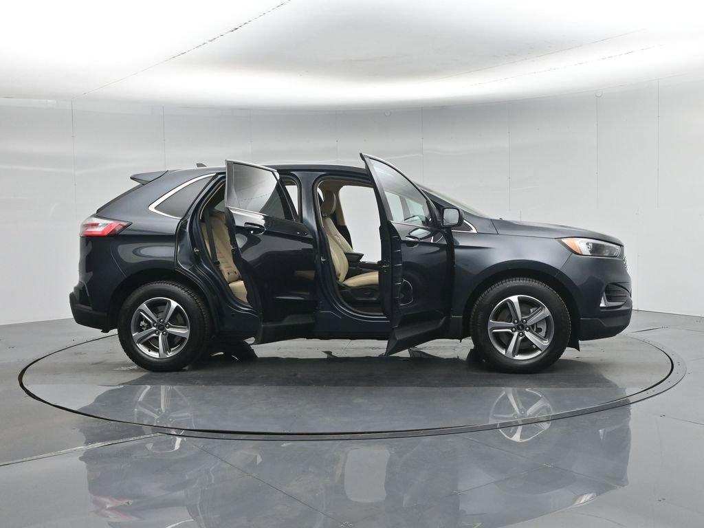 Used 2023 Ford Edge SEL w/ Convenience Package image 5