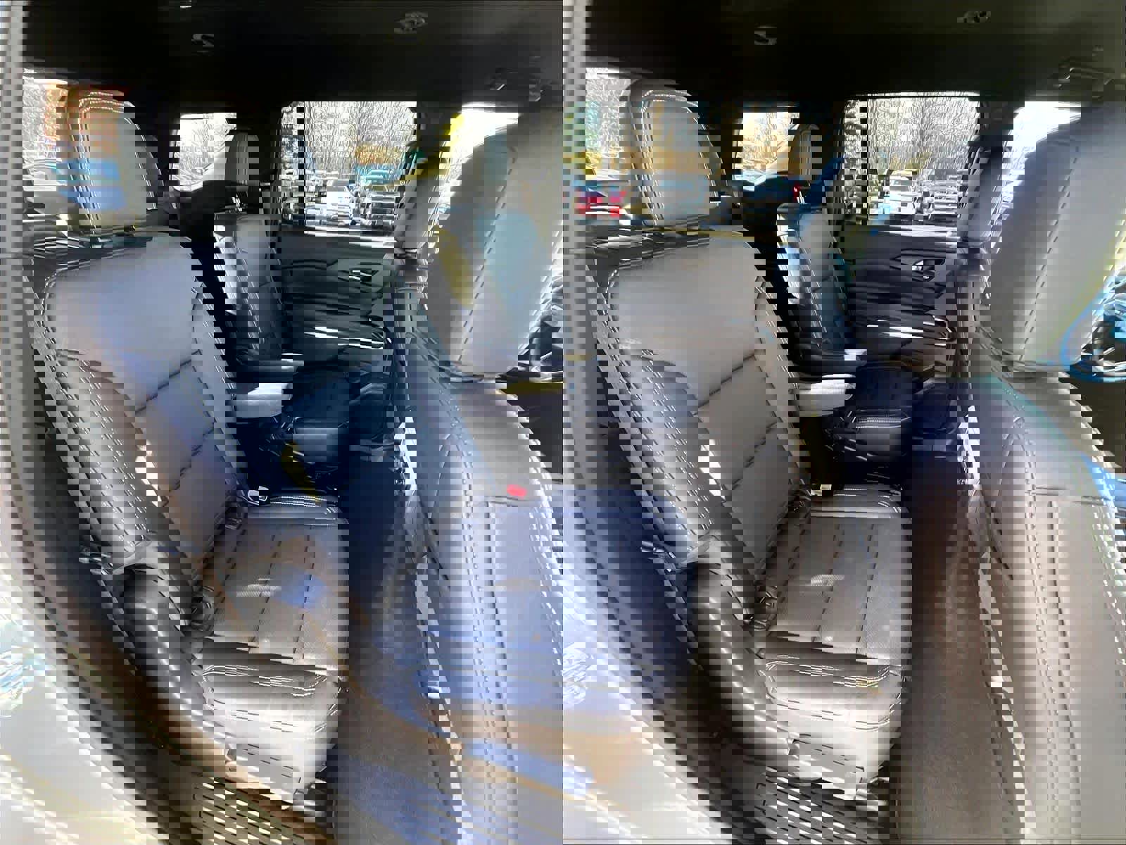 Used 2025 Chevrolet Traverse LT image 15