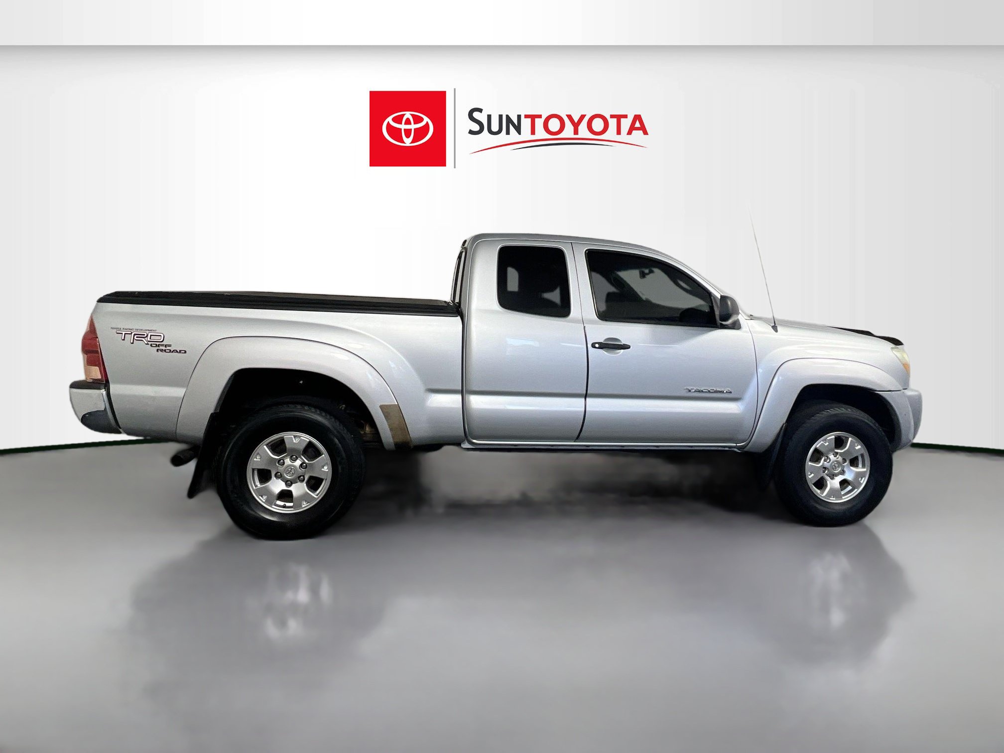 Used 2005 Toyota Tacoma PreRunner RWD image 2