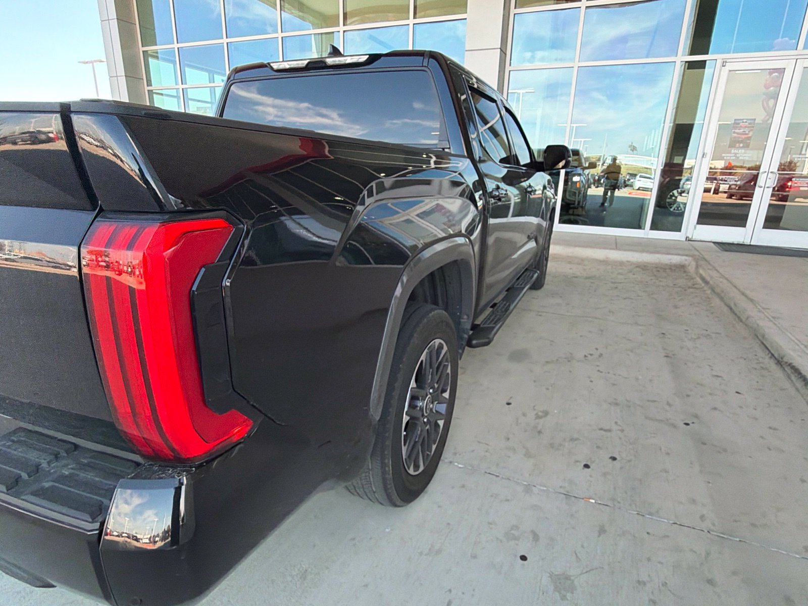 Used 2024 Toyota Tundra Limited w/ Power Package AWD/4WD image 23
