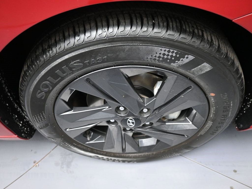 Certified 2021 Hyundai Elantra SEL image 13