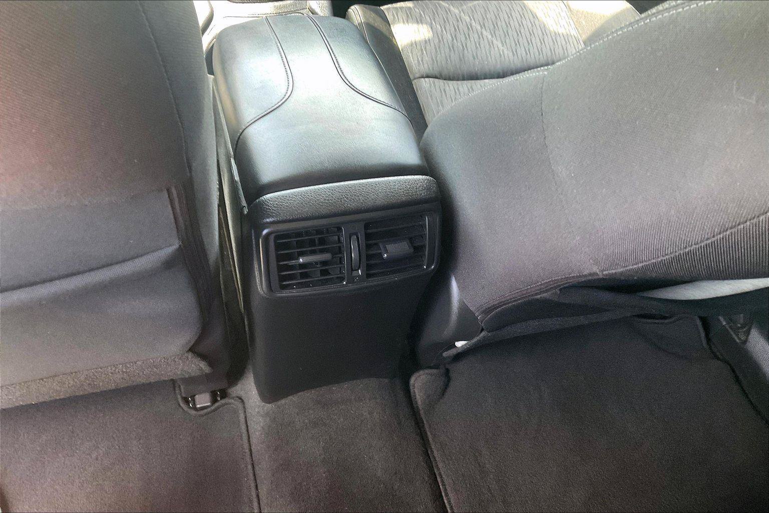 Used 2020 Nissan Rogue S FWD image 33