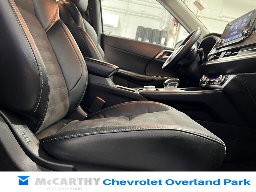 Used 2023 Mitsubishi Outlander SE Black Edition FWD image 30
