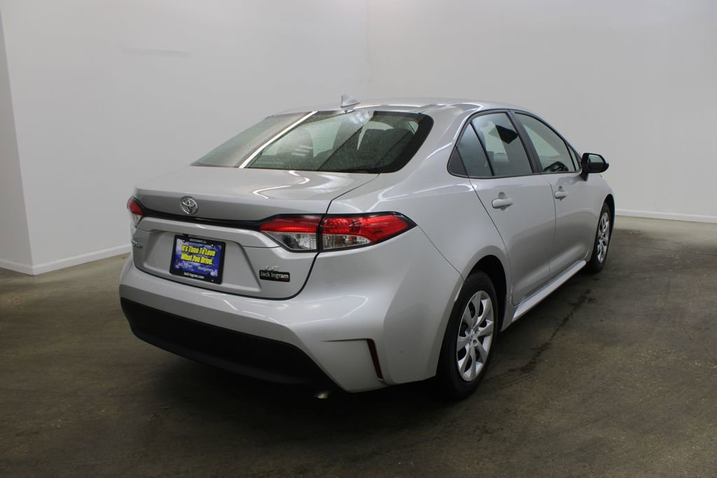 Used 2023 Toyota Corolla LE FWD image 5