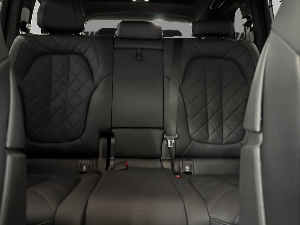Certified 2025 BMW X7 xDrive40i w/ M Sport Package image 20