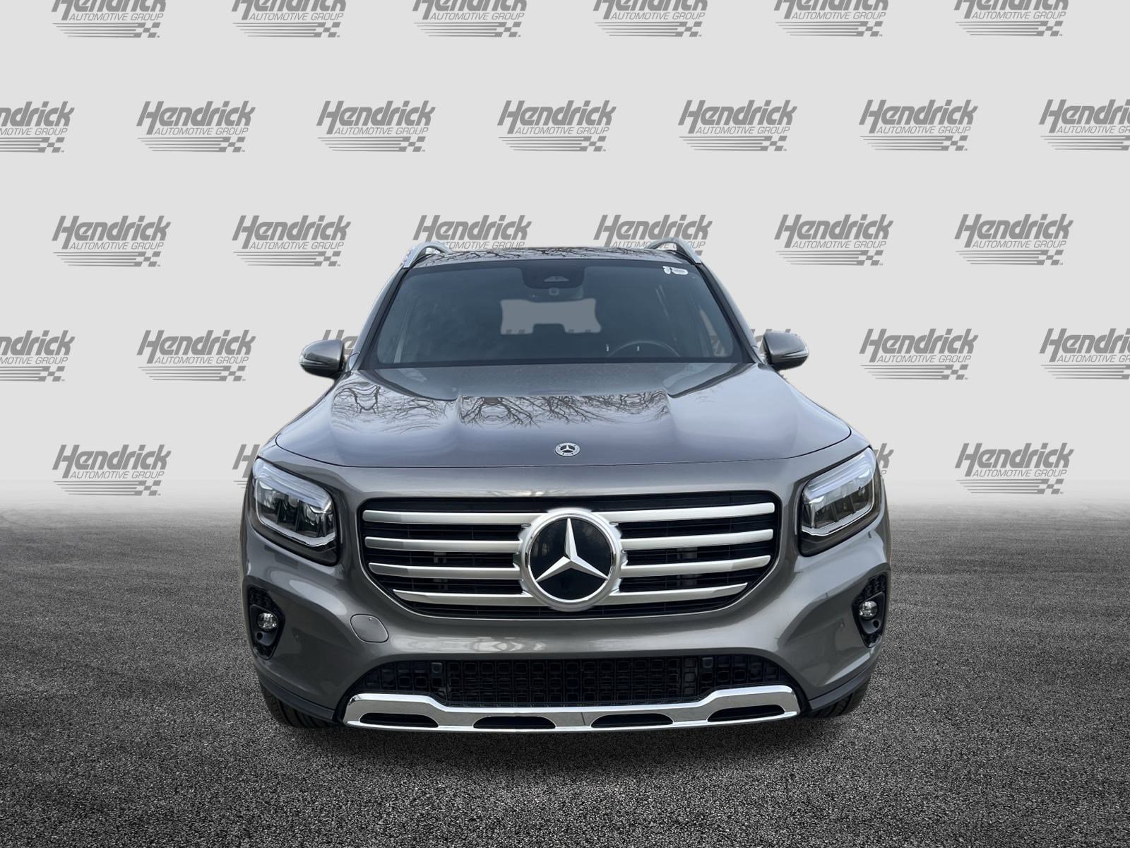 Used 2024 Mercedes-Benz GLB 250 4MATIC image 3