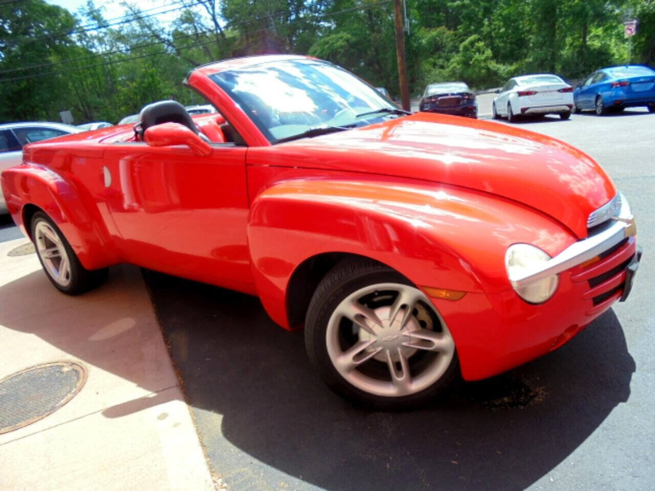 Used 2005 Chevrolet SSR w/ Preferred Equipment Group RWD image 2