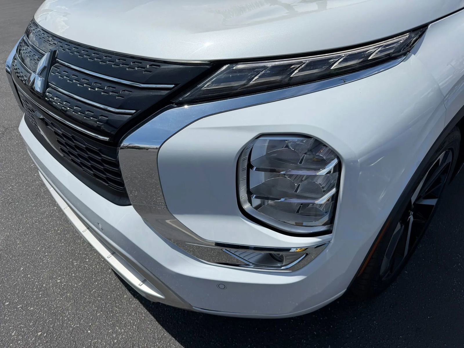 Used 2024 Mitsubishi Outlander SEL image 4