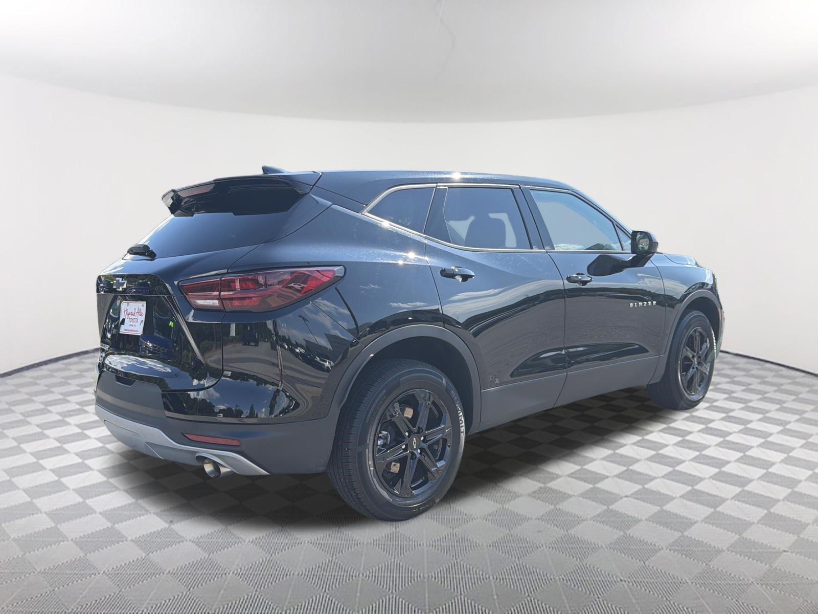 Used 2025 Chevrolet Blazer LT FWD image 17