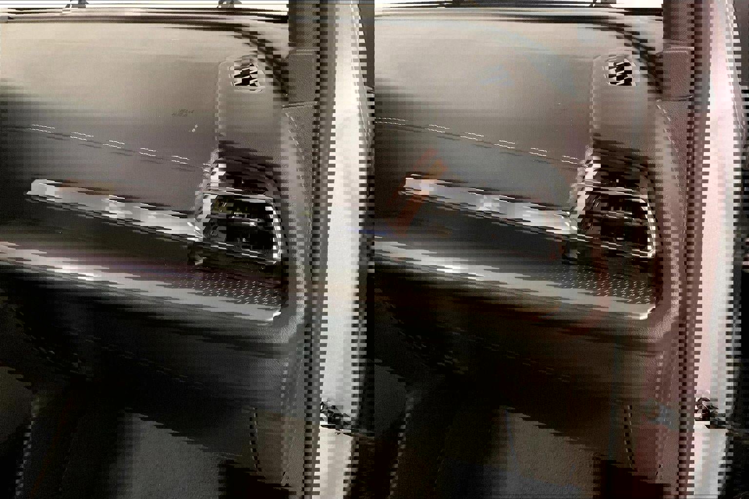 Used 2024 Chevrolet Traverse LT image 16