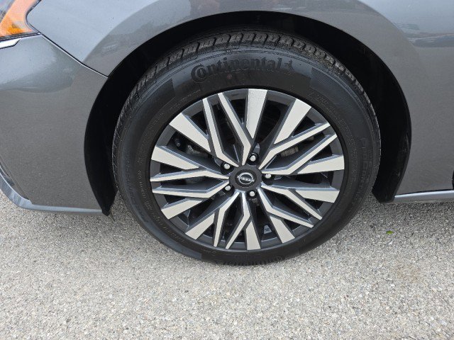 Used 2024 Nissan Altima 2.5 SV image 9