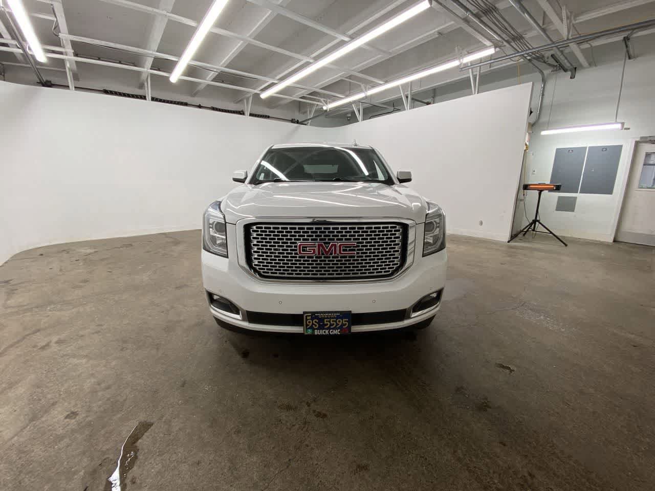 Used 2016 GMC Yukon Denali w/ Open Road Package AWD/4WD image 9
