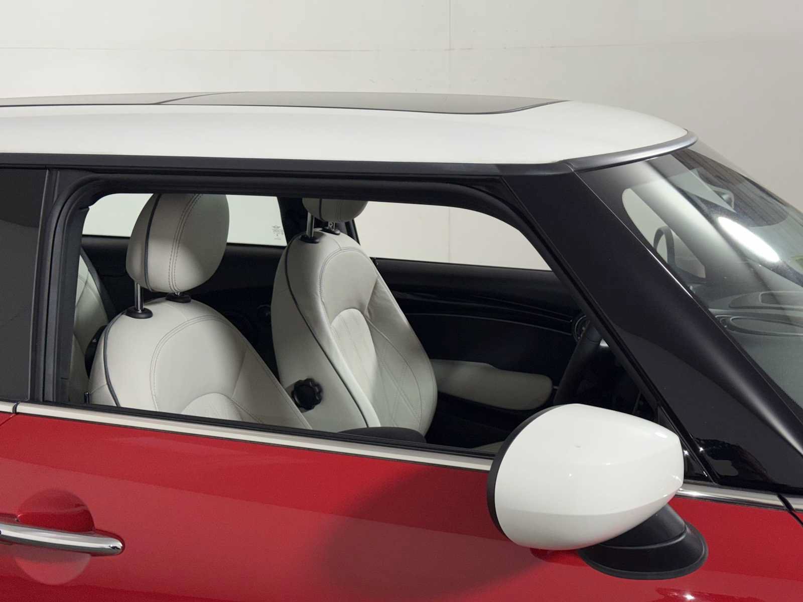 Used 2024 MINI Cooper SE FWD image 30