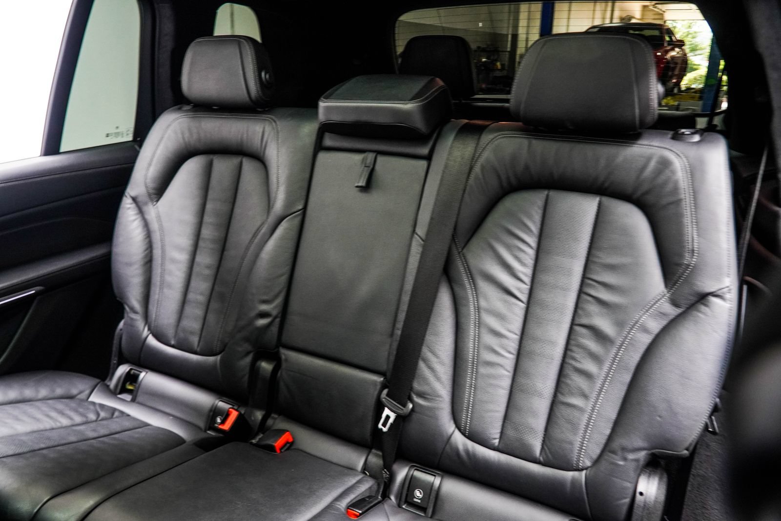 Used 2020 BMW X7 xDrive40i w/ M Sport Package AWD/4WD image 41