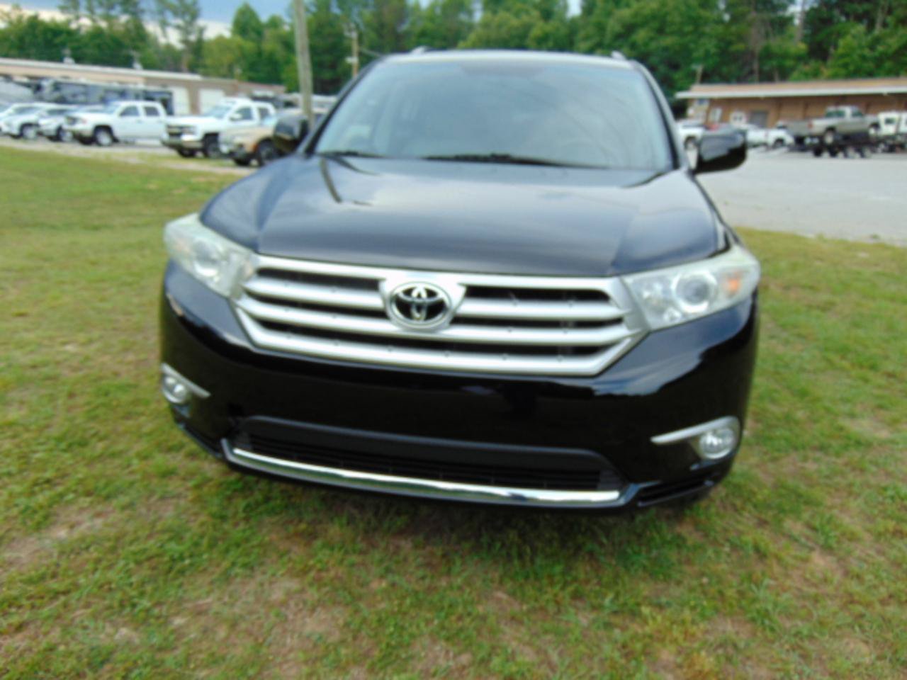 Used 2012 Toyota Highlander SE w/ Tow Pkg AWD/4WD image 13